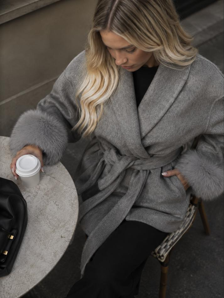 Lilly Wool Coat pin 1